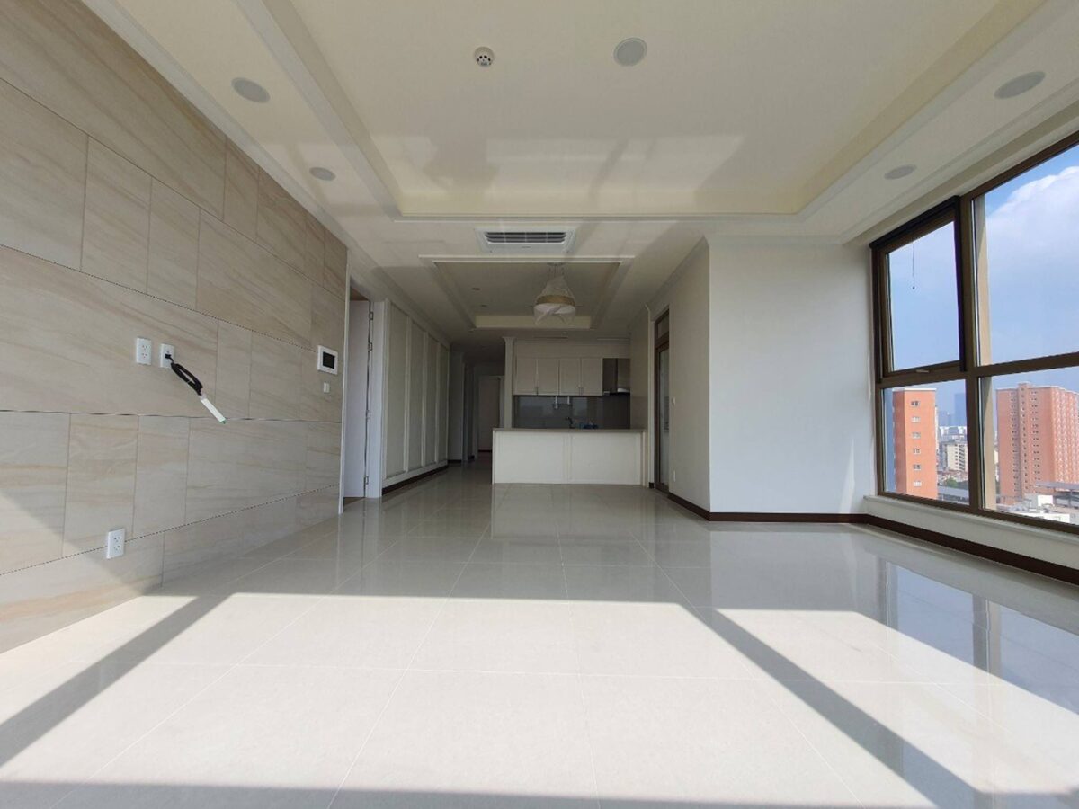 Nice unfurnished 3BRs apartment for rent in Starlake, near the Korean Embassy (5)