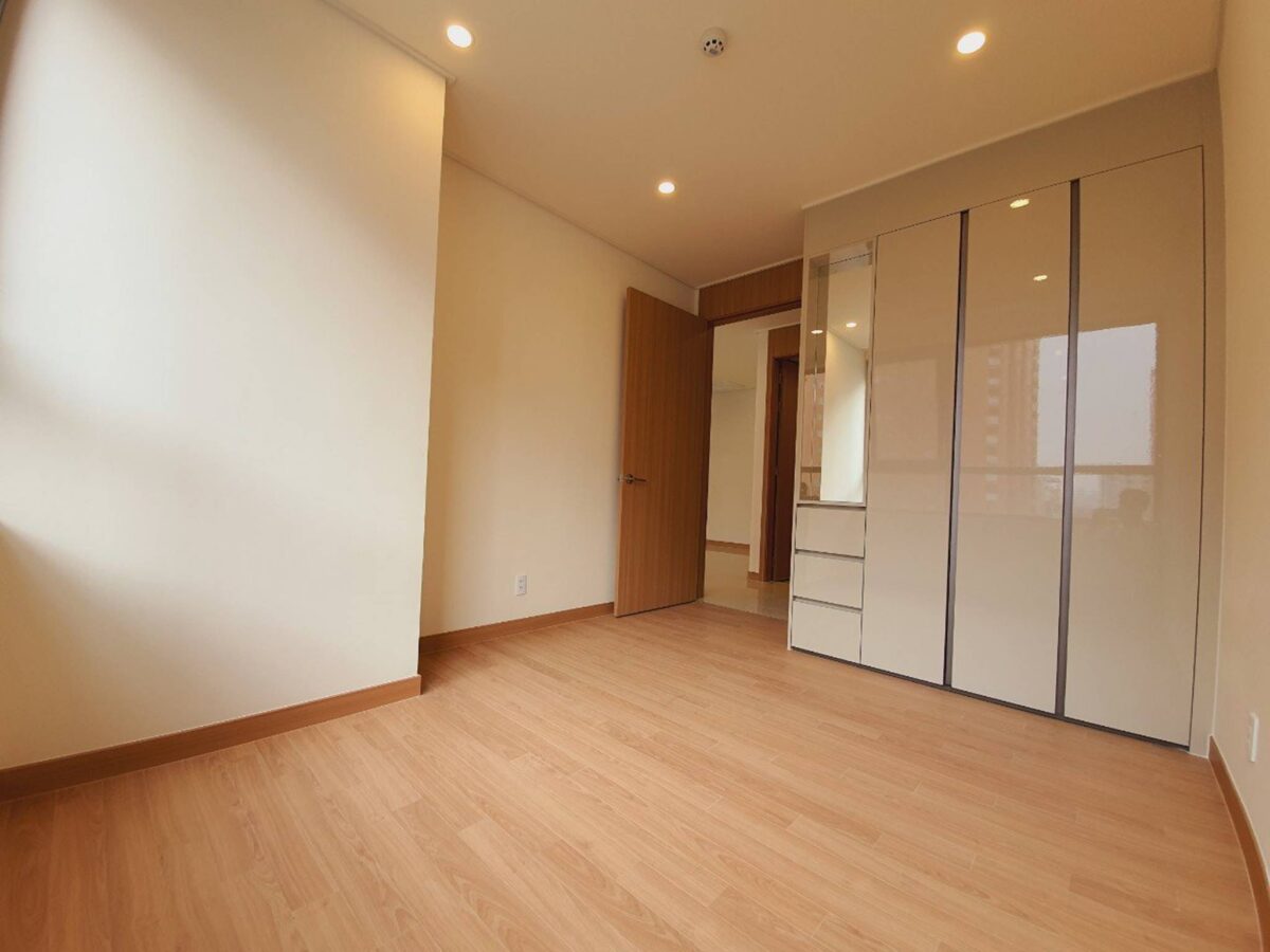 Unfurnished 2 bedroom apartment for rent in 903B Building, Starlake Hanoi (9)