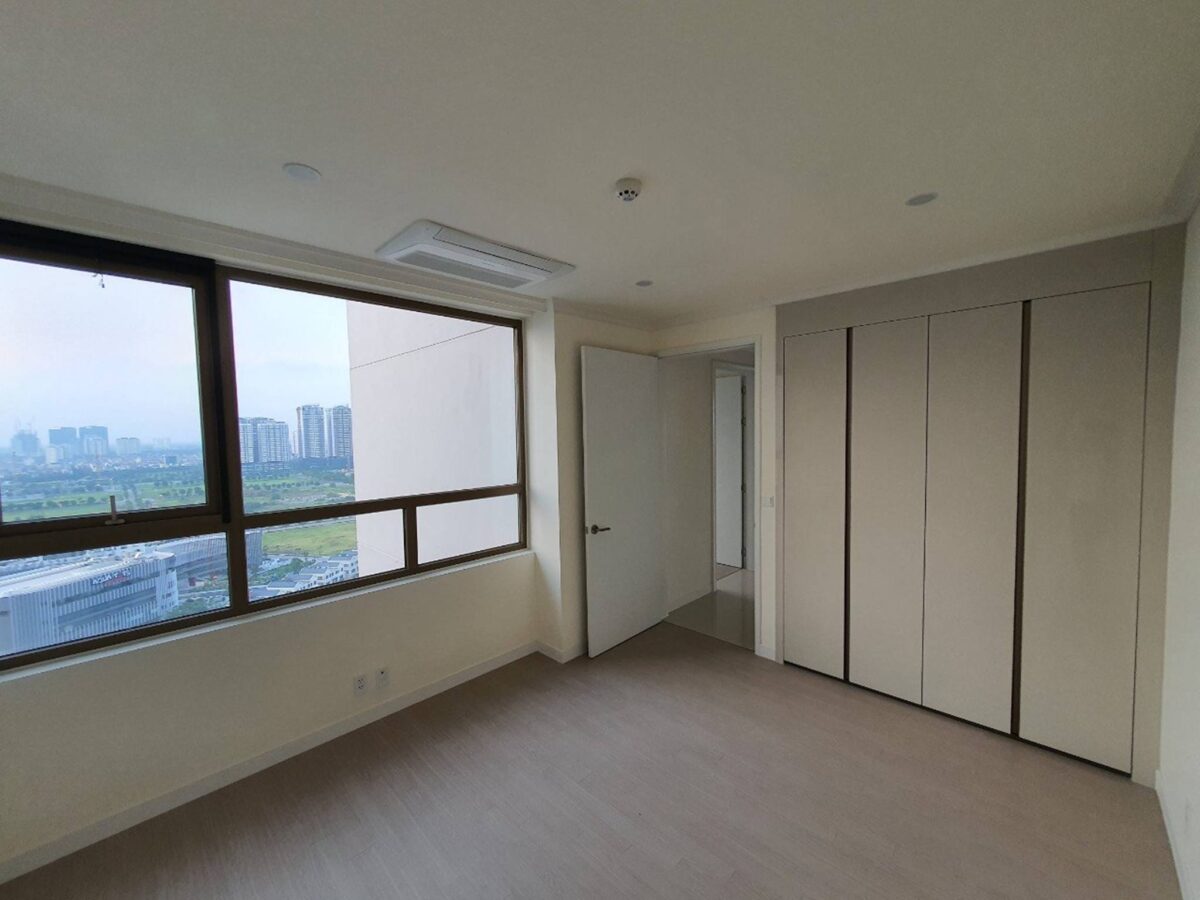 Unfurnished lake view 3BRs apartment for rent at Starlake Hanoi (9)