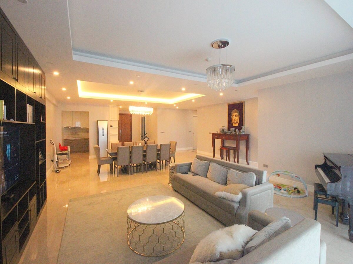 Attractive 4BRs apartment for rent in L2 Ciputra (1)
