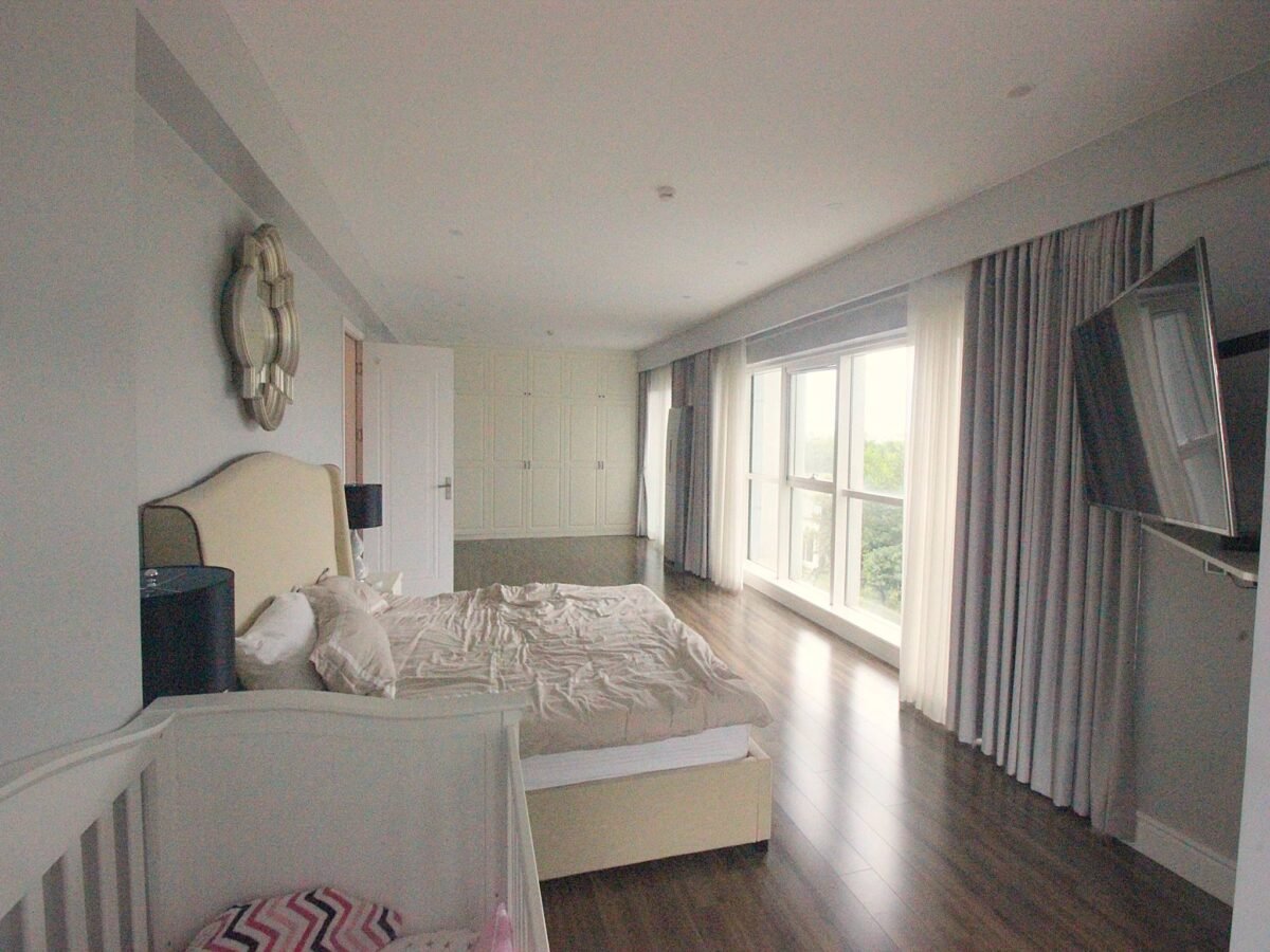 Attractive 4BRs apartment for rent in L2 Ciputra (6)