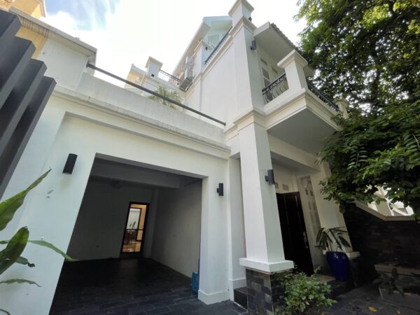 Gorgeous villa for rent in T7 Ciputra (1)