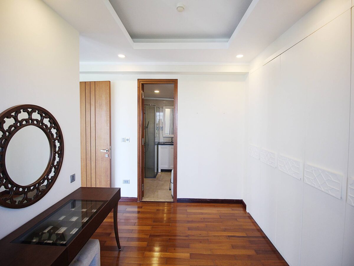 Huge apartment in L2 Ciputra for rent (17)