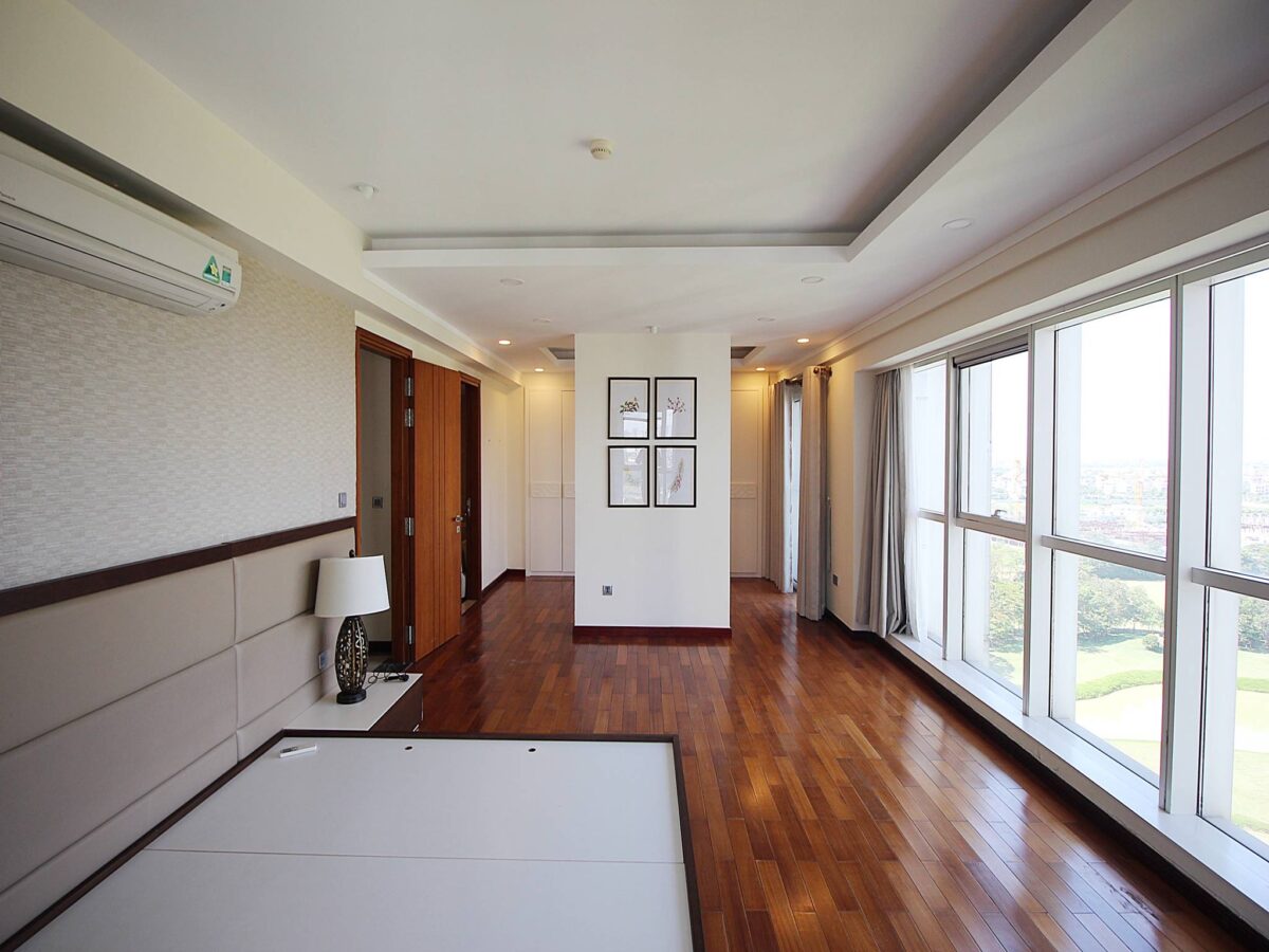 Huge apartment in L2 Ciputra for rent (19)