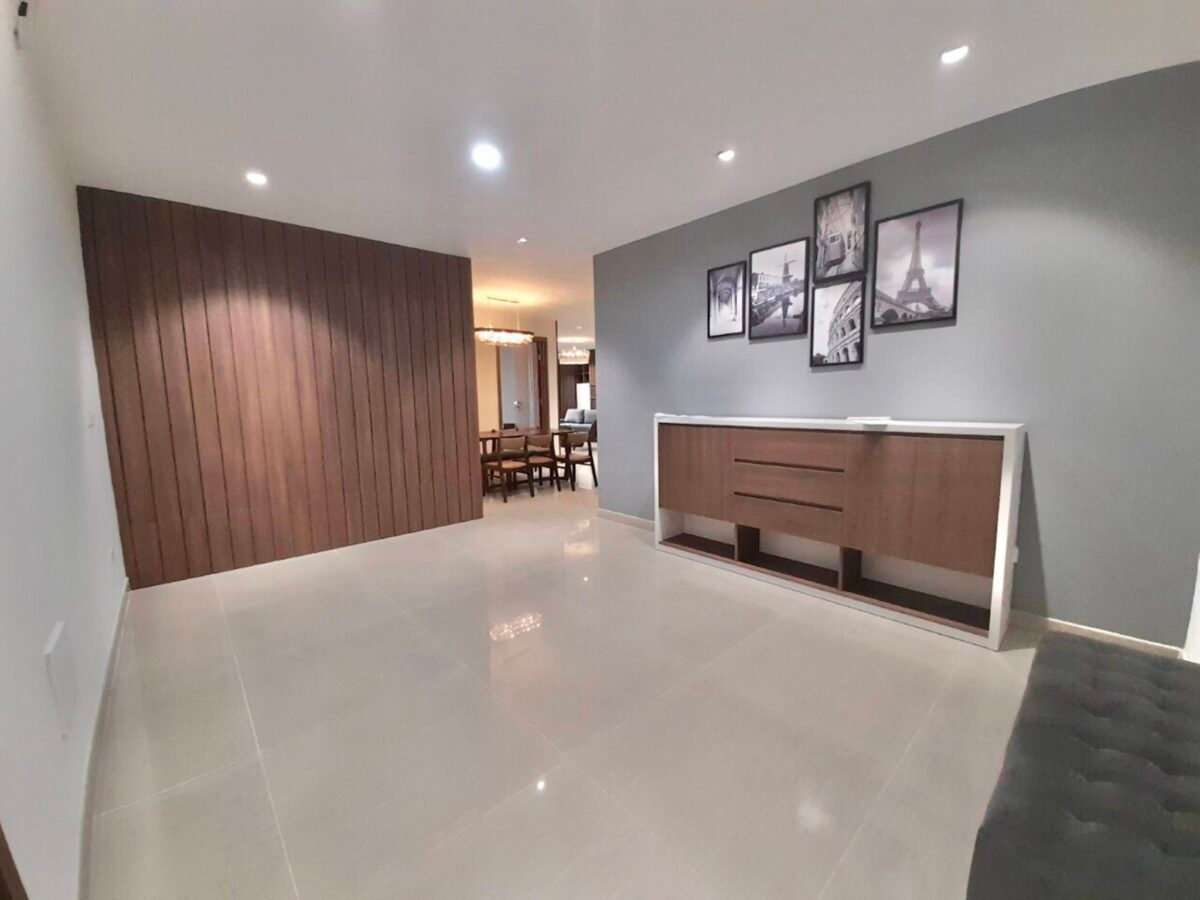 Modern 154sq.m apartment for rent in L5 Ciputra (10)