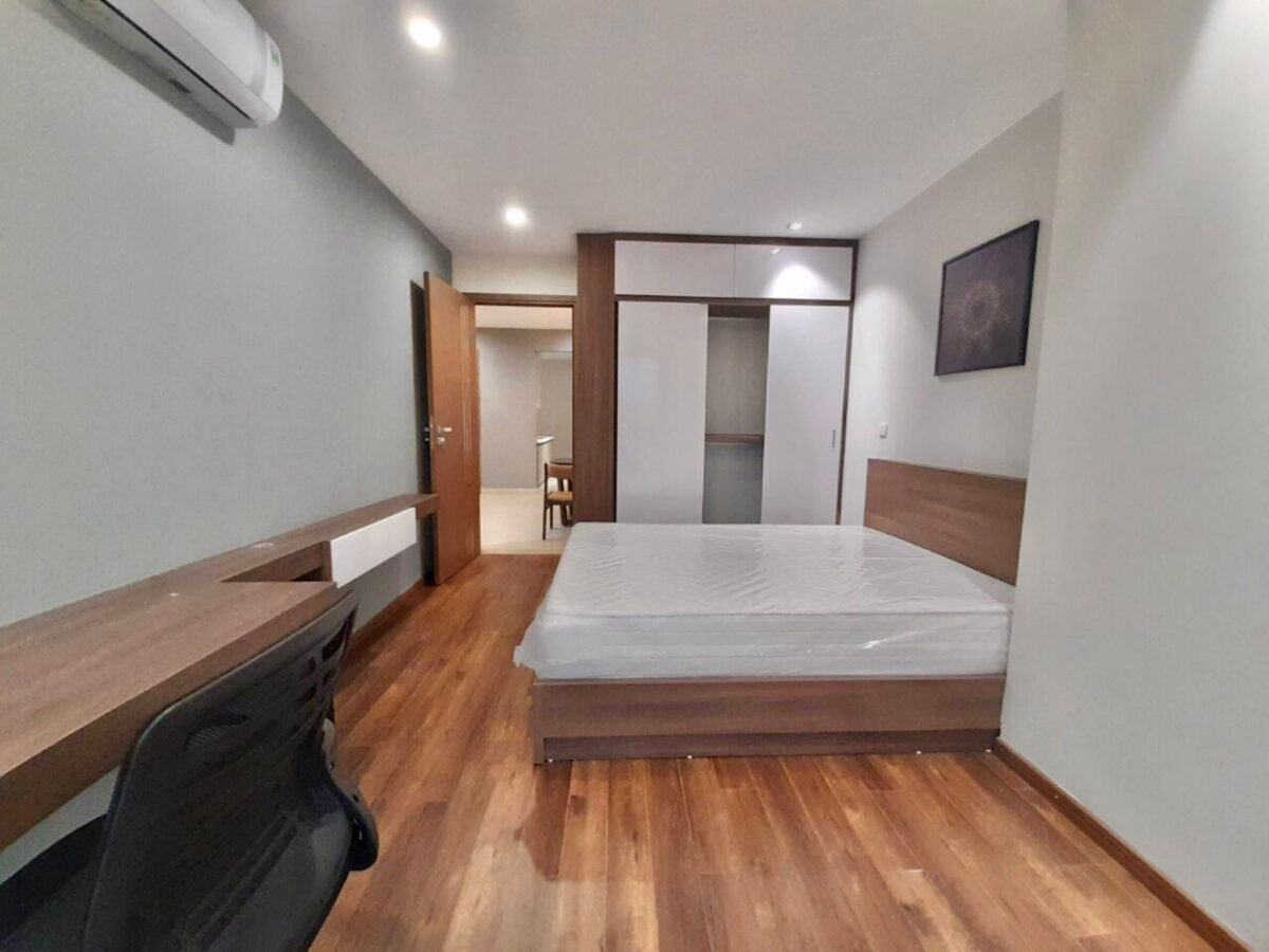 Modern 154sq.m apartment for rent in L5 Ciputra (22)