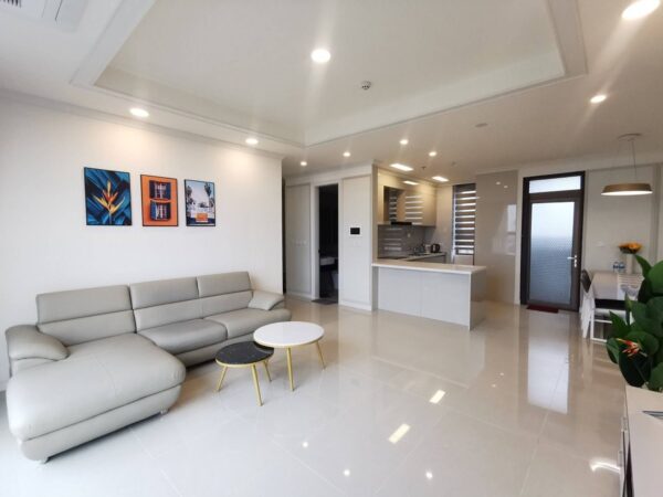 Modernly furnished 3BRs apartment at Starlake for rent (1)