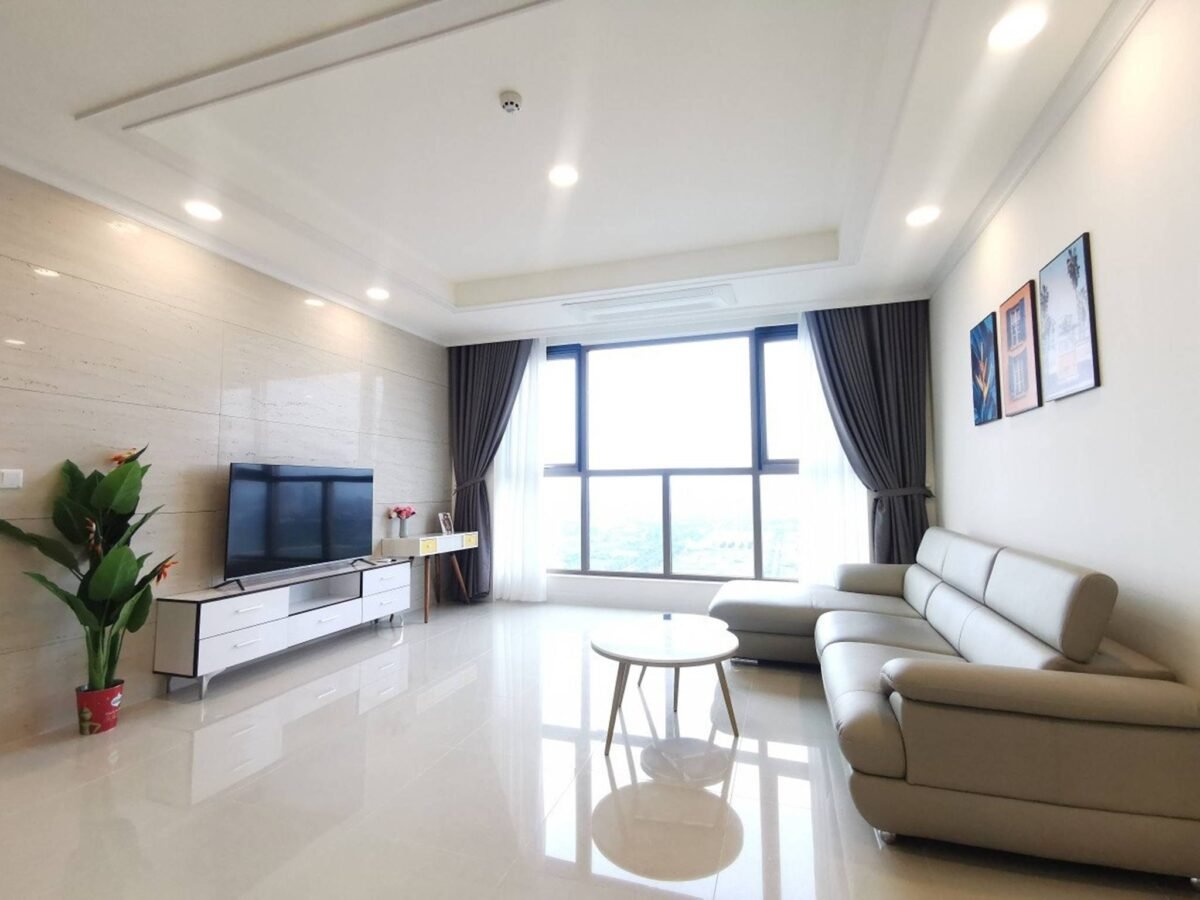 Modernly furnished 3BRs apartment at Starlake for rent (3)