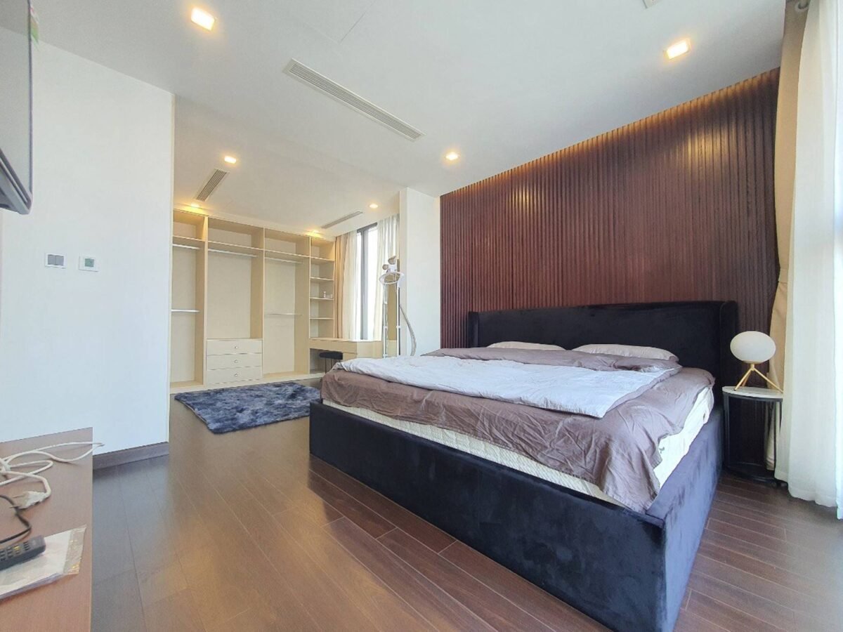 Nice West Lake view apartment for rent in M2 Vinhomes Metropolis (15)