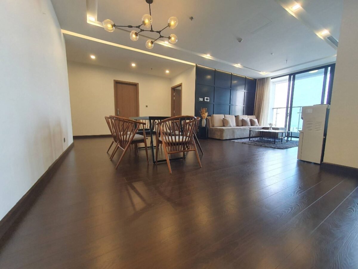 Nice West Lake view apartment for rent in M2 Vinhomes Metropolis (6)