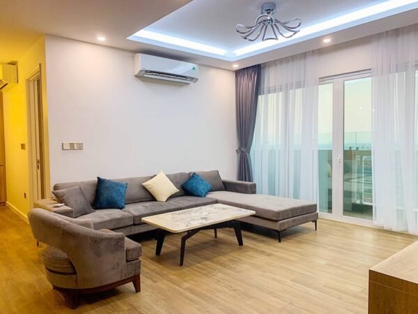 Spacious 3BRs apartment for rent in E5 Ciputra (2)
