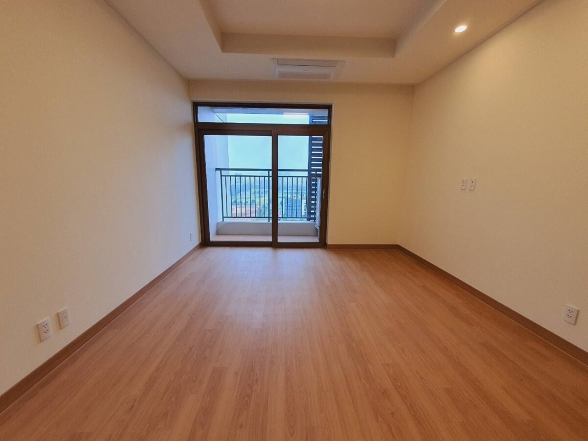 Basic 2BRs apartment for rent at a shocking price in Starlake (4)