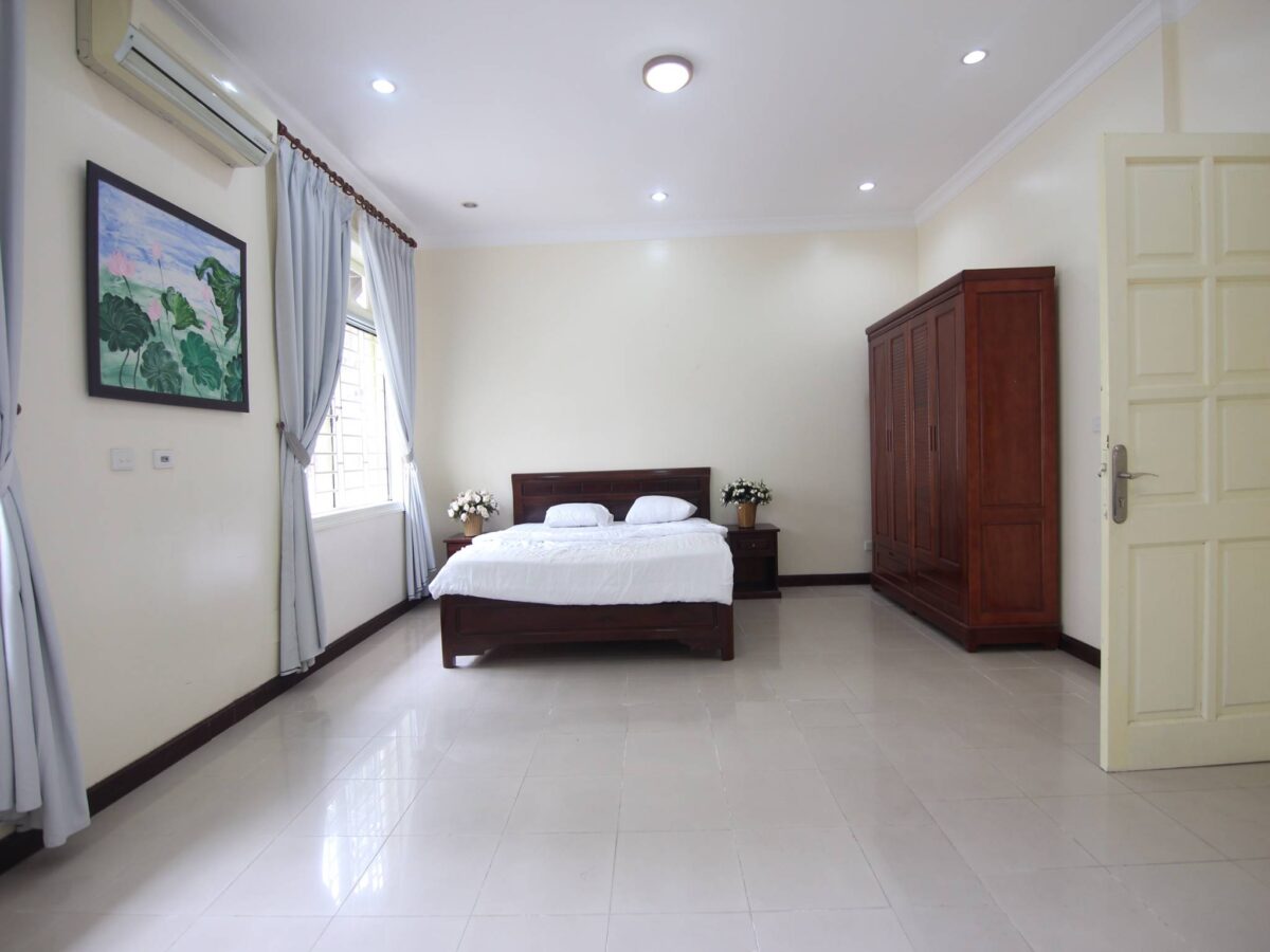 Cheap 198sq.m Ciputra villa for rent (4)