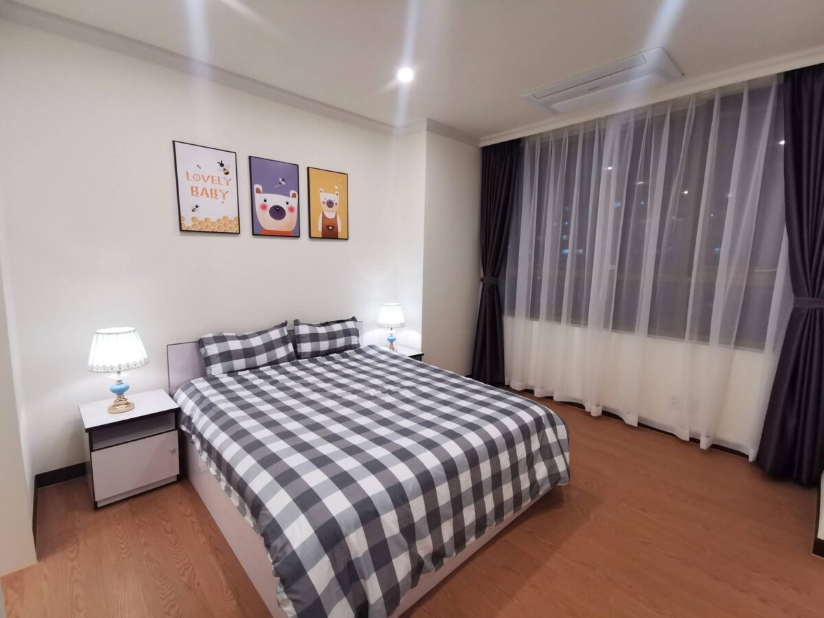 Glamorous Daewoo Starlake apartment for rent in Building 902 (4)