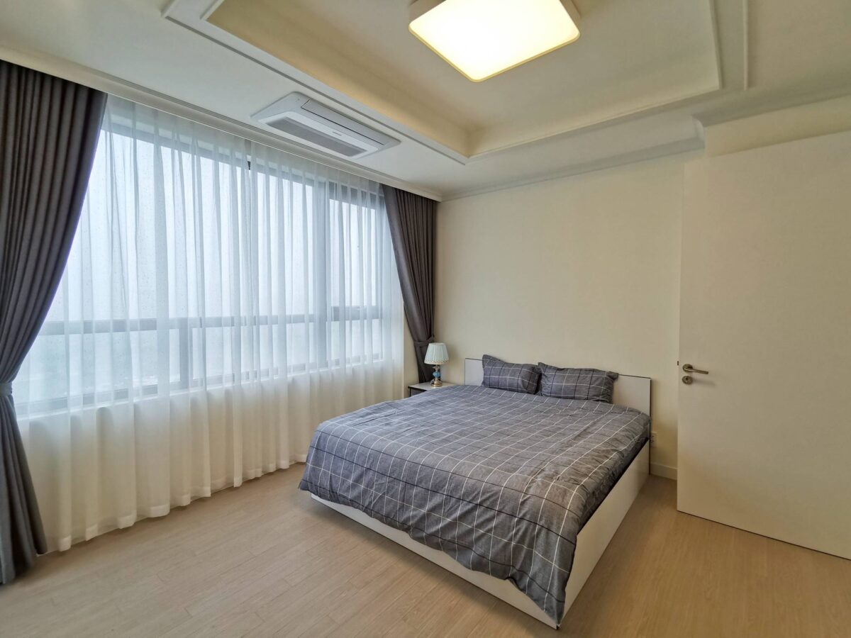 Glamorous Daewoo Starlake apartment for rent in Building 902 (5)