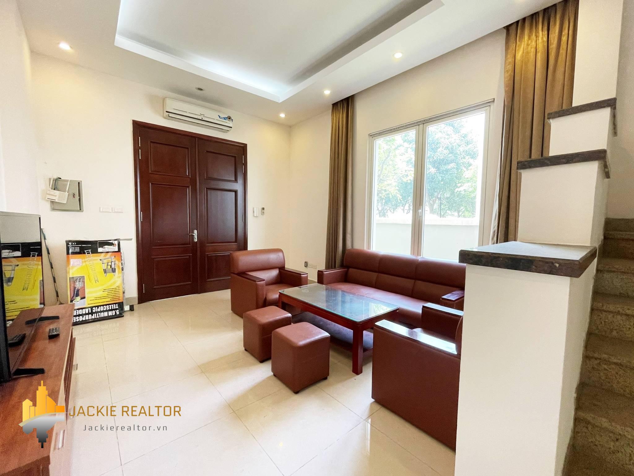 Good 225sq.m villa for rent in Vinhomes Riverside Hoa Sua (1)