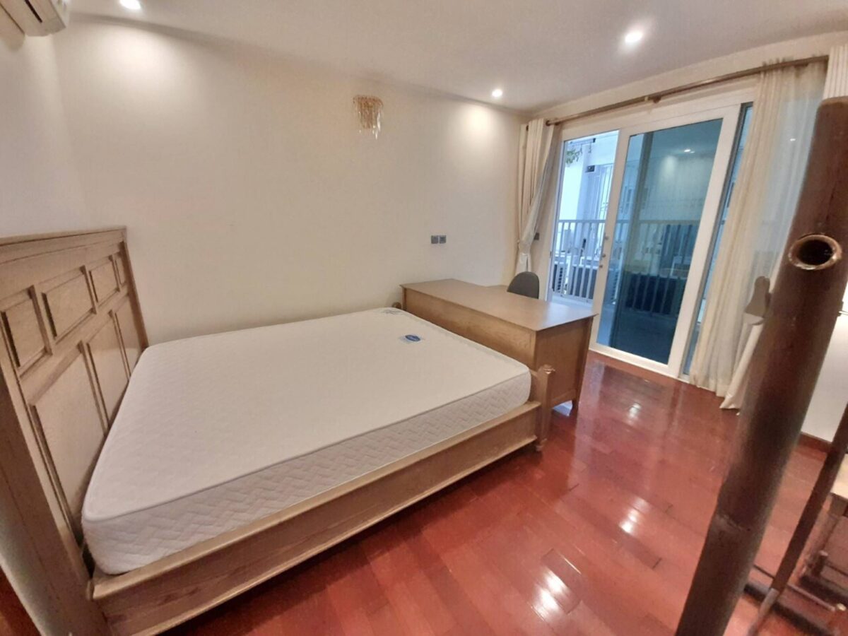 Great 267sqm apartment in L1 Ciputra for rent (11)