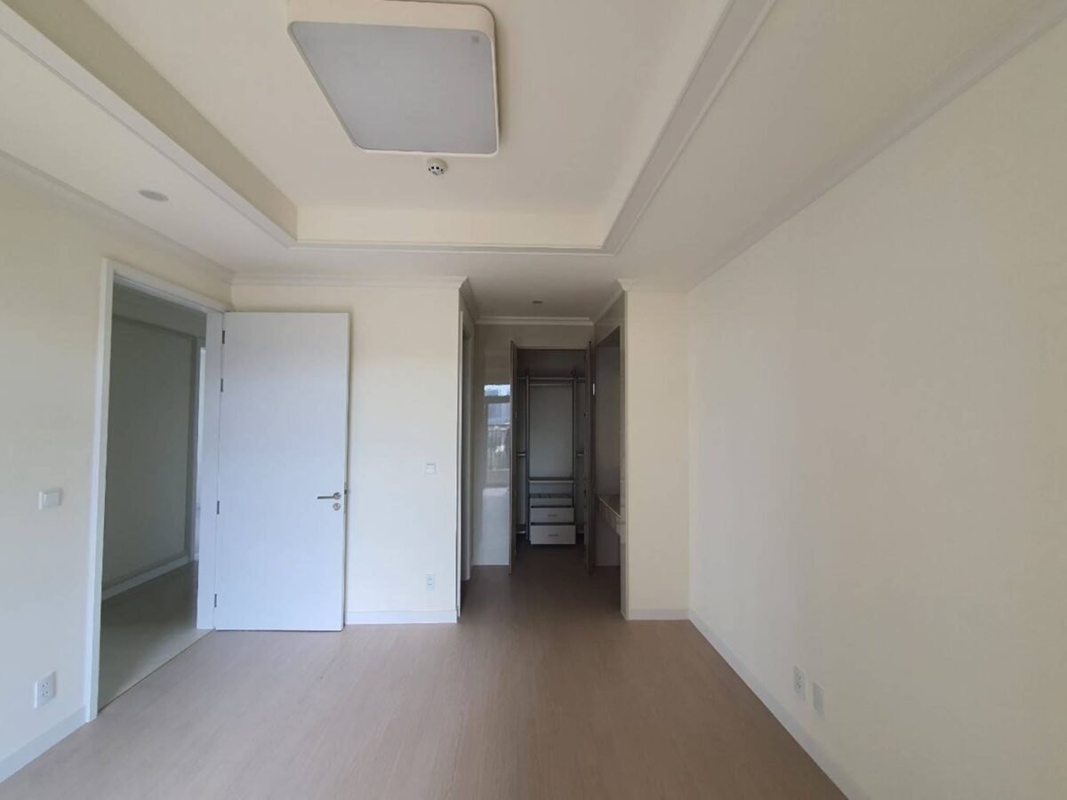 Majestic unfurnished 3BRs apartment for rent in Starlake Hanoi (8)