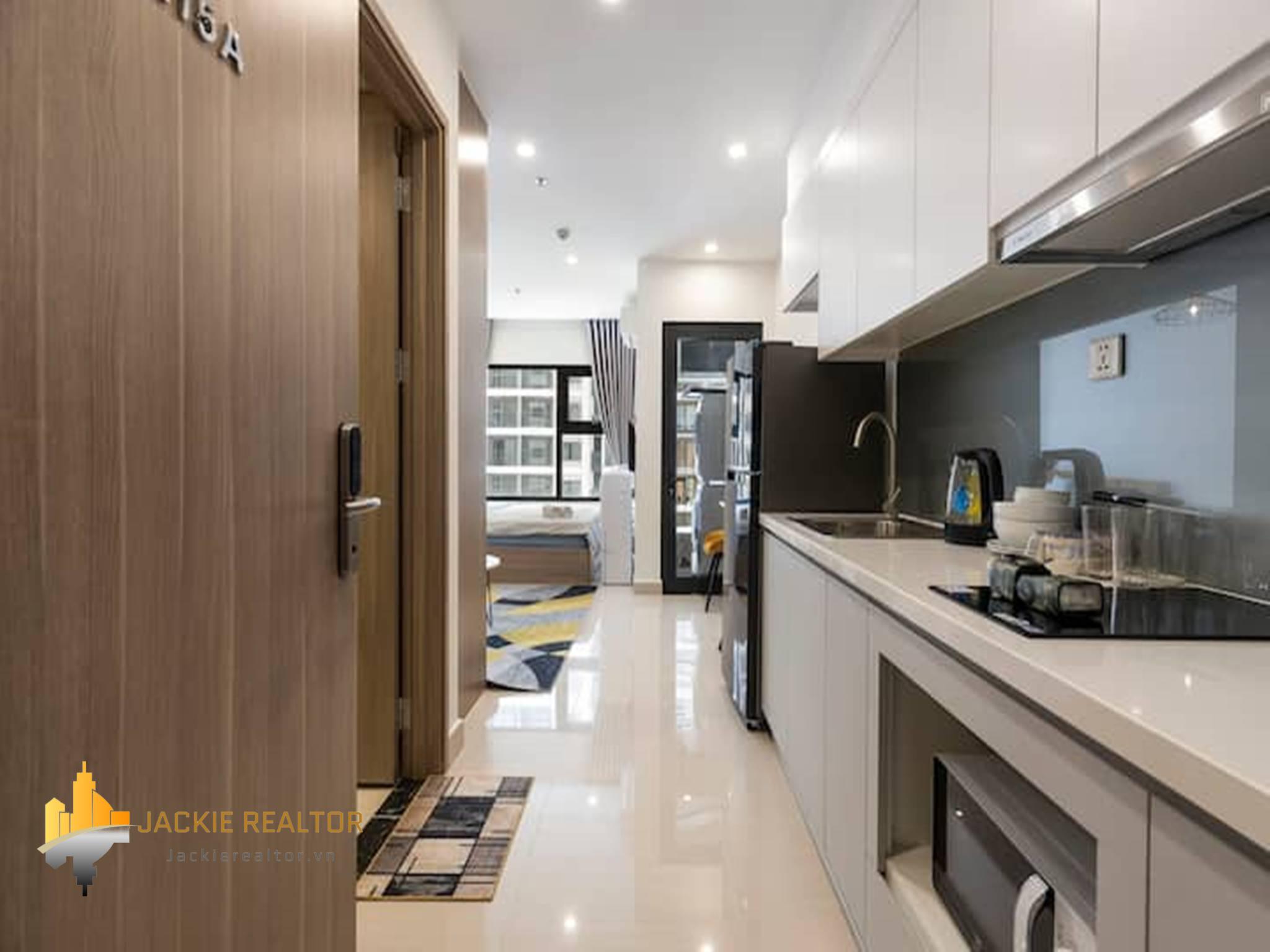 Minimalism-style apartment for rent in Vinhomes Ocean Park (1)