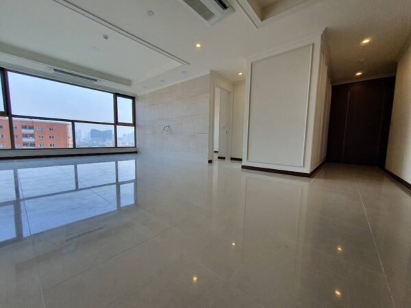 New fully furnished apartment in building 902, Daewoo Starlake for rent (2)