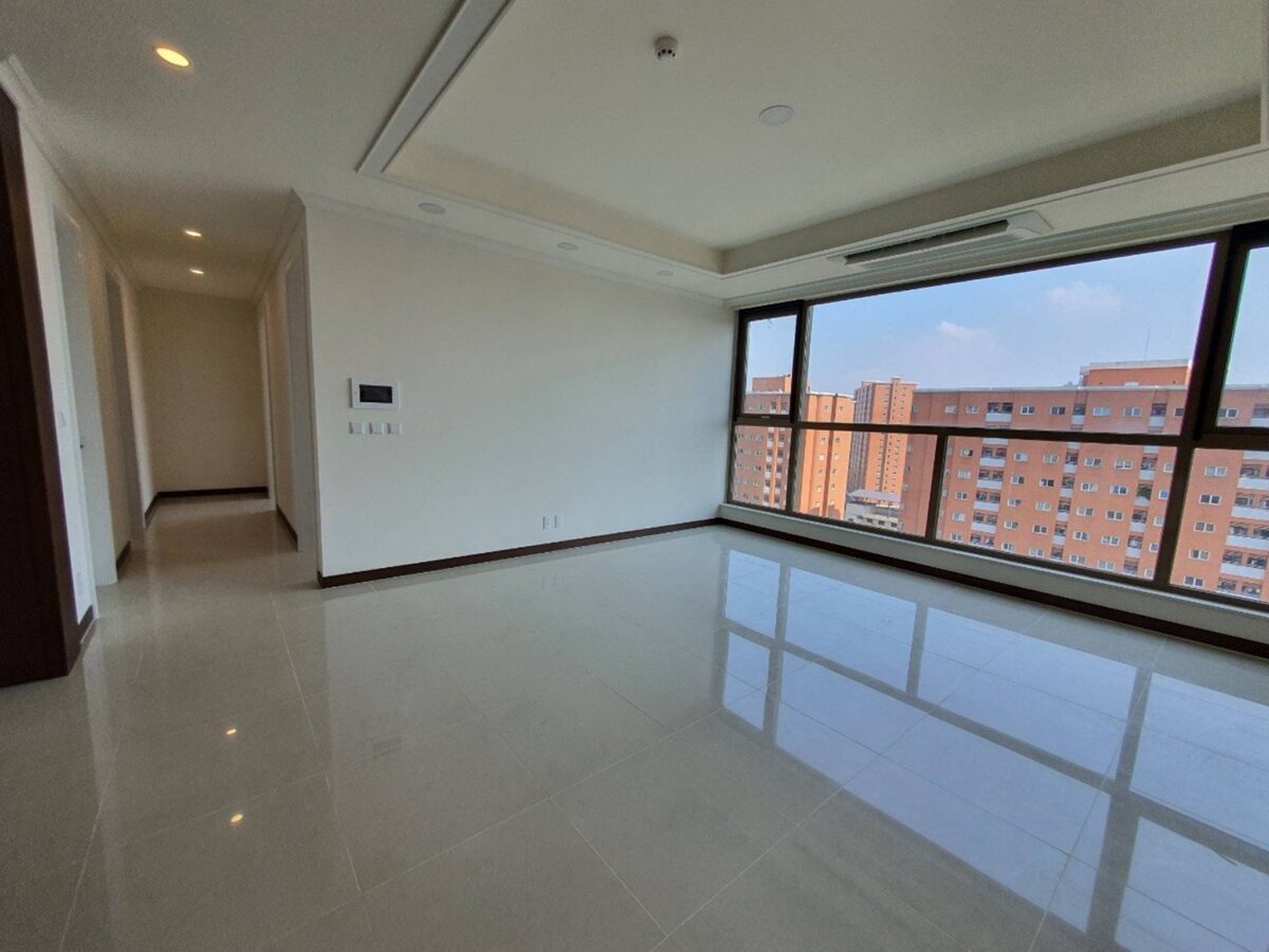 New fully furnished apartment in building 902, Daewoo Starlake for rent (3)