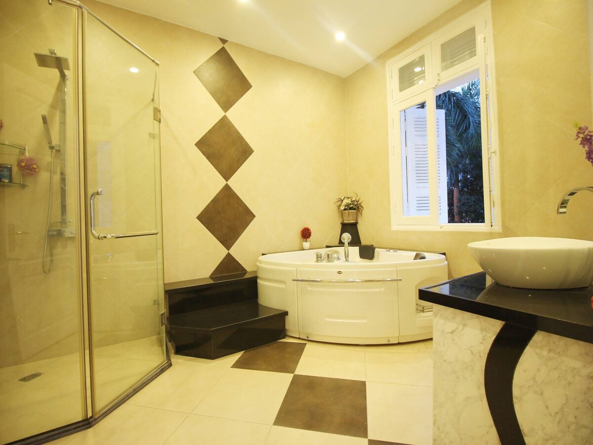 Stunning 4BRs villa for rent in T8 Ciputra (18)