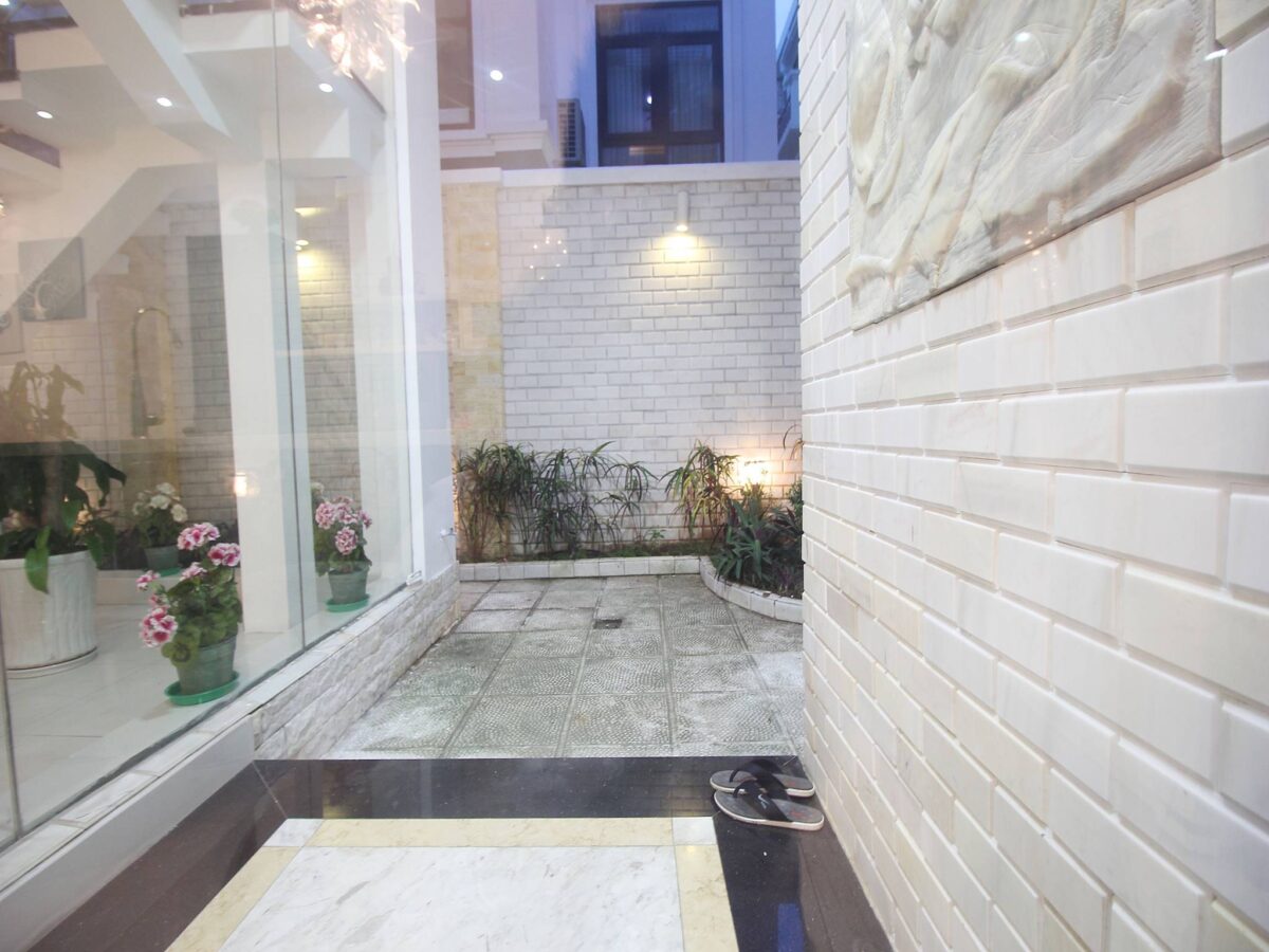 Stunning 4BRs villa for rent in T8 Ciputra (22)