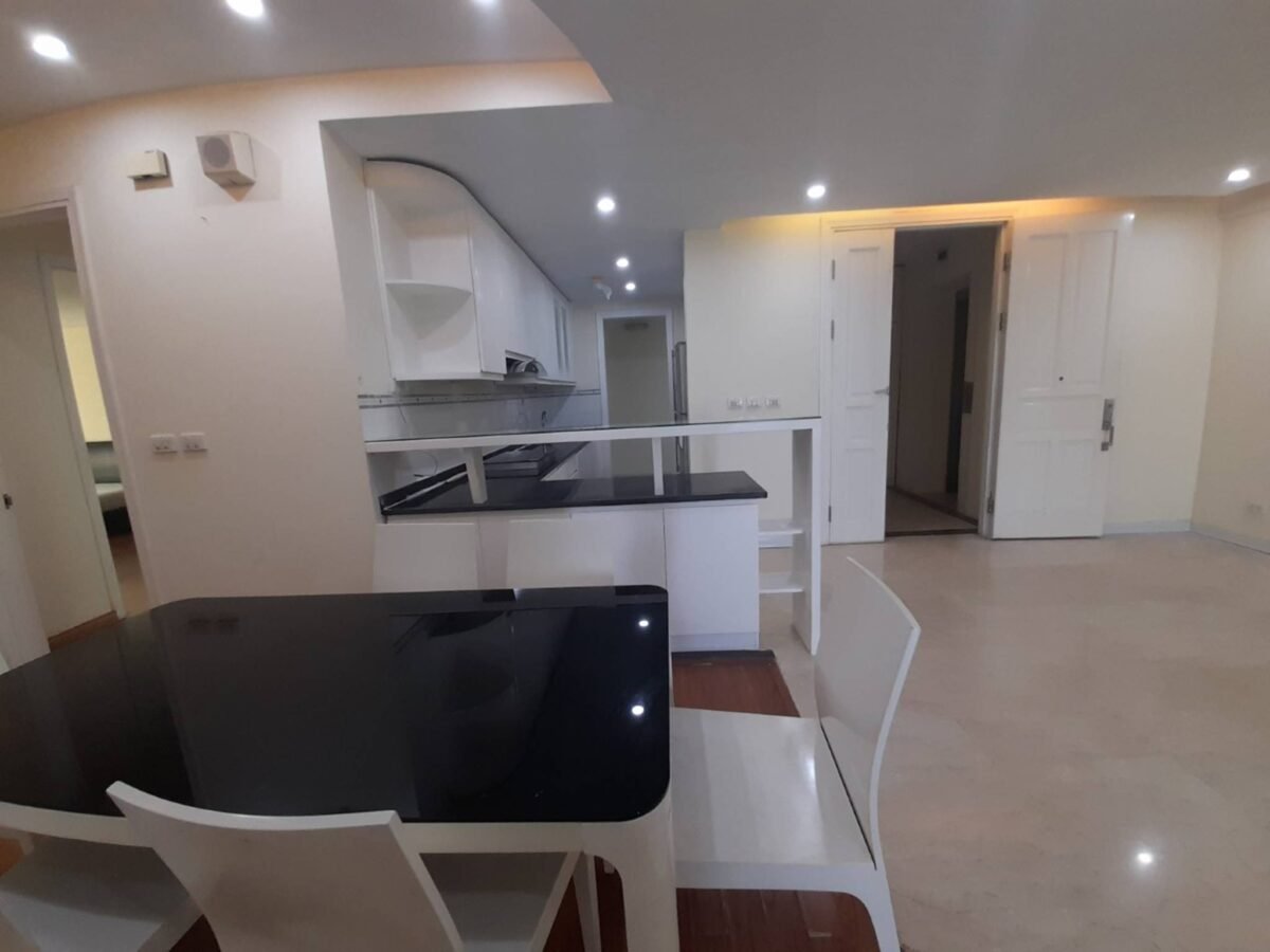 Super spacious apartment for rent in P2 Ciputra 182m2 - 4BRs (9)