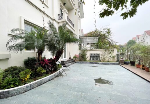 Tremendous 3BRs villa for rent in Vinhomes Riverside Hoa Lan (1)