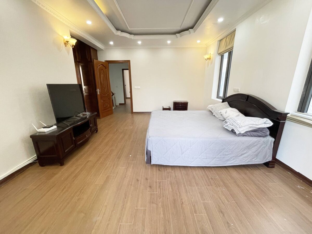 Villa for rent T1 Ciputra with classic style furniture (14)