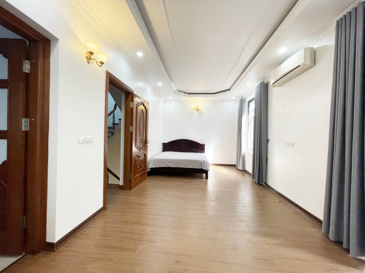 Villa for rent T1 Ciputra with classic style furniture (17)