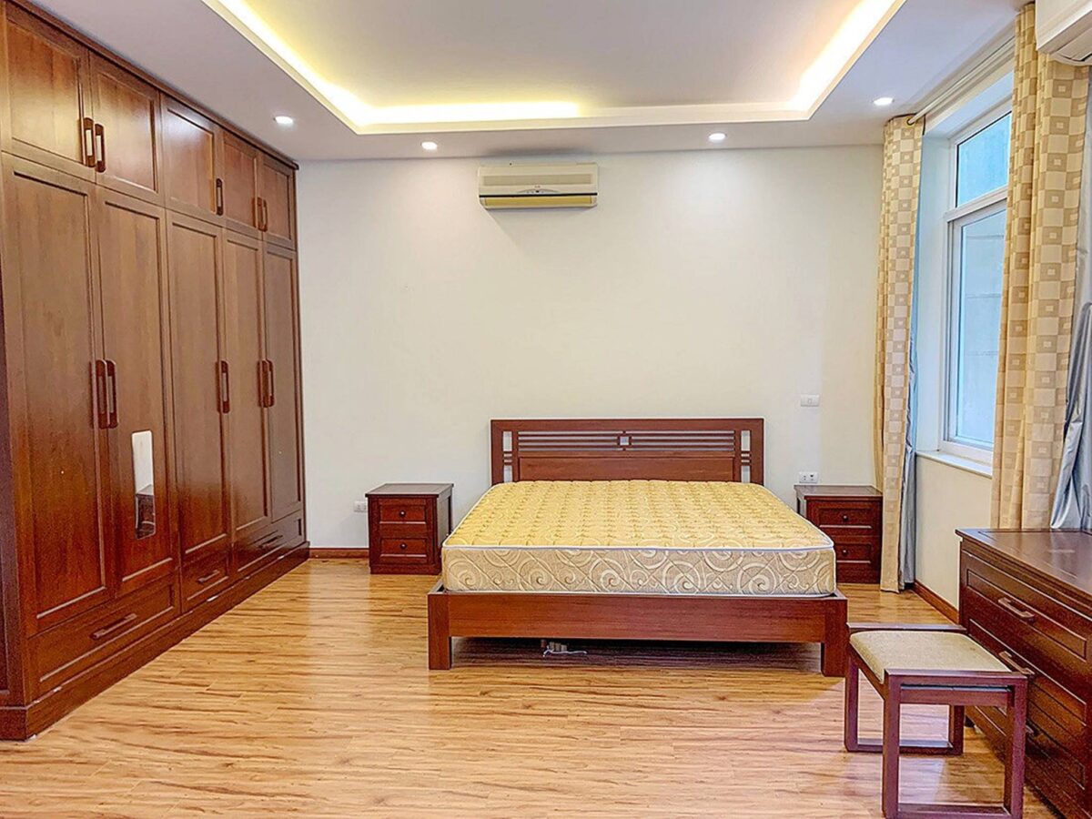 Well renovated 5BRs villa for rent in D4 Ciputra (9)