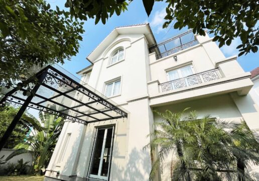 Wonderful 500sq.m villa for rent in Vinhomes Riverside Bang Lang (1)