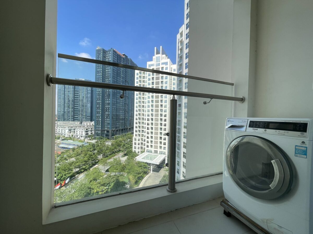 Exclusive renovated 1BR apartment for rent in The Link Ciputra (11)