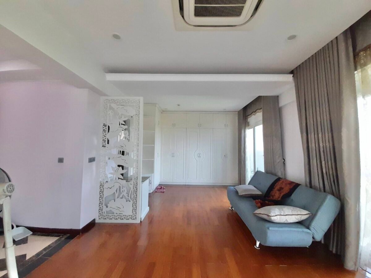 Extraordinary 4BRs apartment for rent in L1 - L2 Ciputra (16)