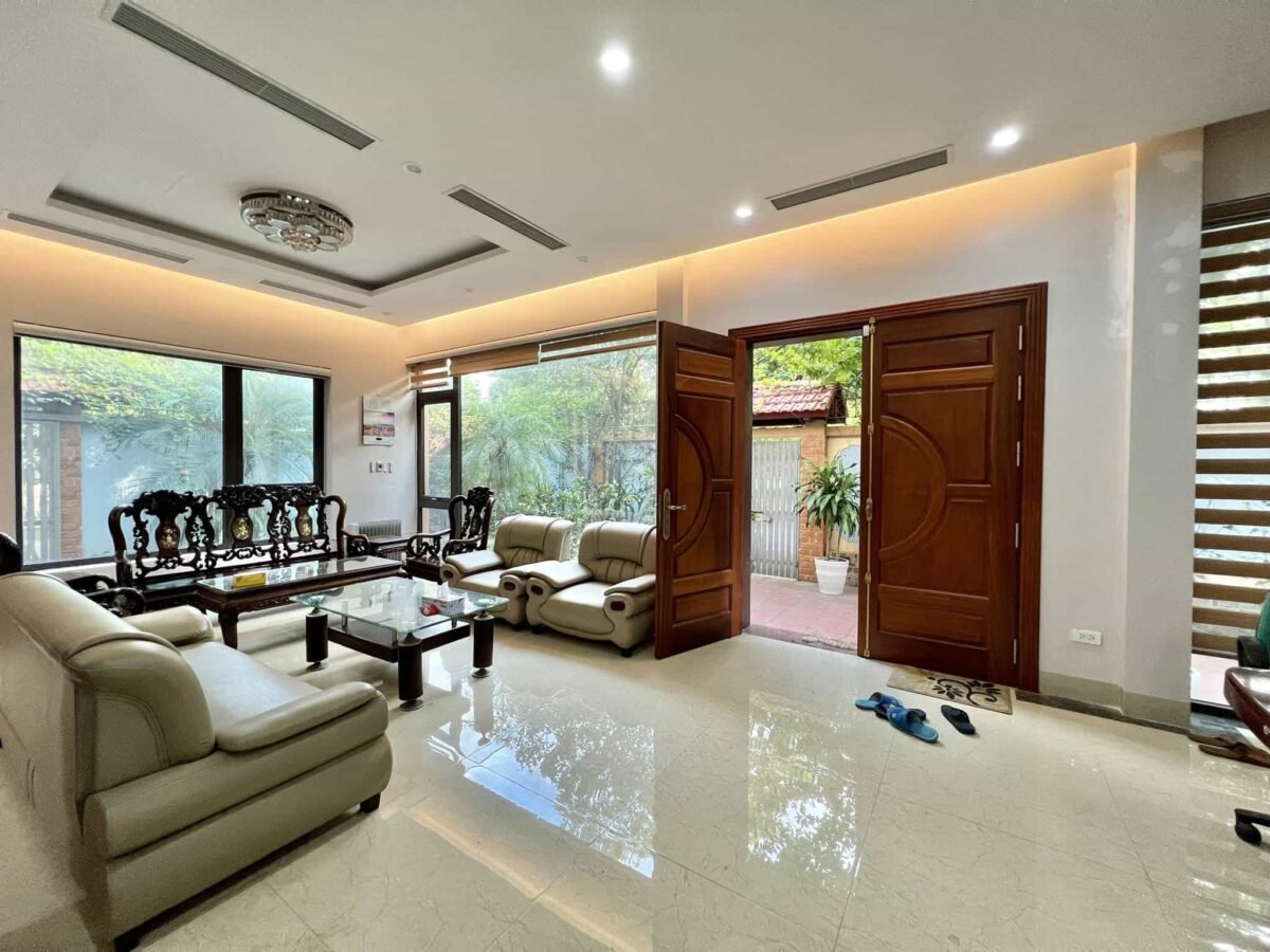 Huge 4BRs villa in Vuon Dao for rent - The most classy area in Tay Ho (7)