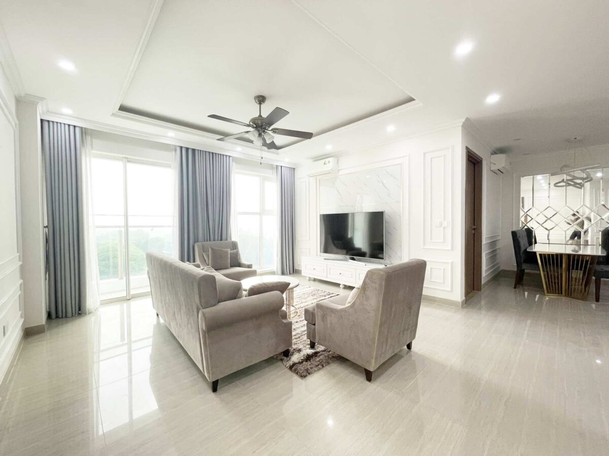 MONOPOLY! Great golf and pool view apartment for rent at The Link Ciputra! (4)-min