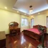 Nice 3BRs villa for rent with wooden furniture in Vinhomes Riverside (6)