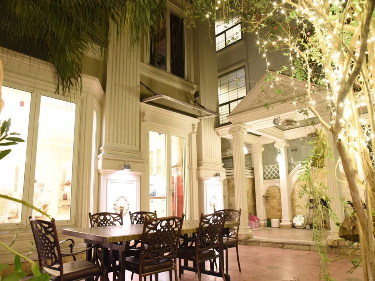 Solid 3-bedroom villa for rent in Vinhomes Riverside Hanoi (27)