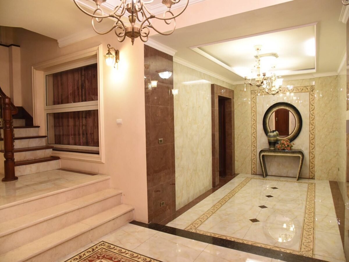 Solid 3-bedroom villa for rent in Vinhomes Riverside Hanoi (9)