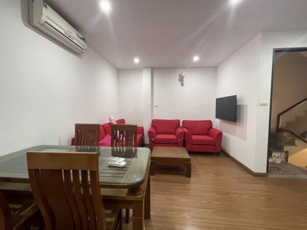 Very cheap 1BR serviced apartment for rent in Tu Hoa Street, Tay Ho District (2)