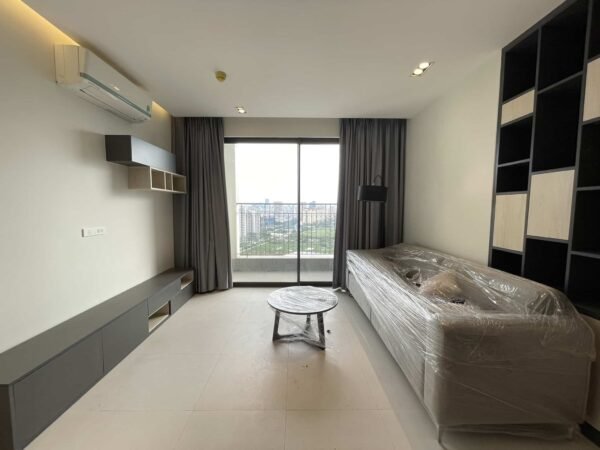 Well-renovated 3BRs apartment for rent at Sunshine Riverside (1)