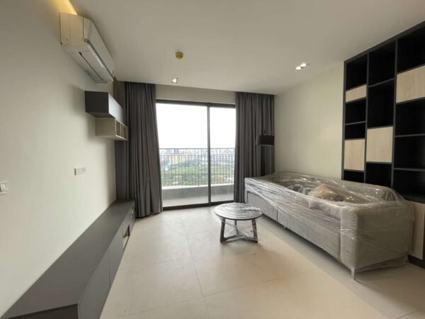 Well-renovated 3BRs apartment for rent at Sunshine Riverside (2)