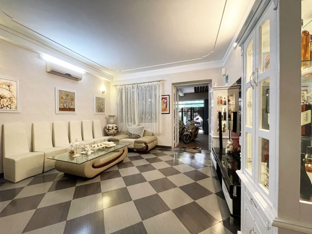 Amazing house for lease in Au Co, Tay Ho, Hanoi (4)