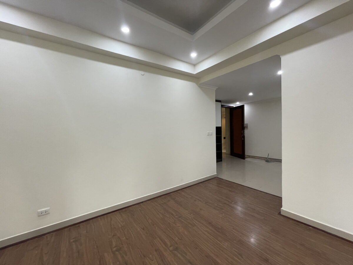 Big 3BRs apartment for lease in E4 Ciputra (11)