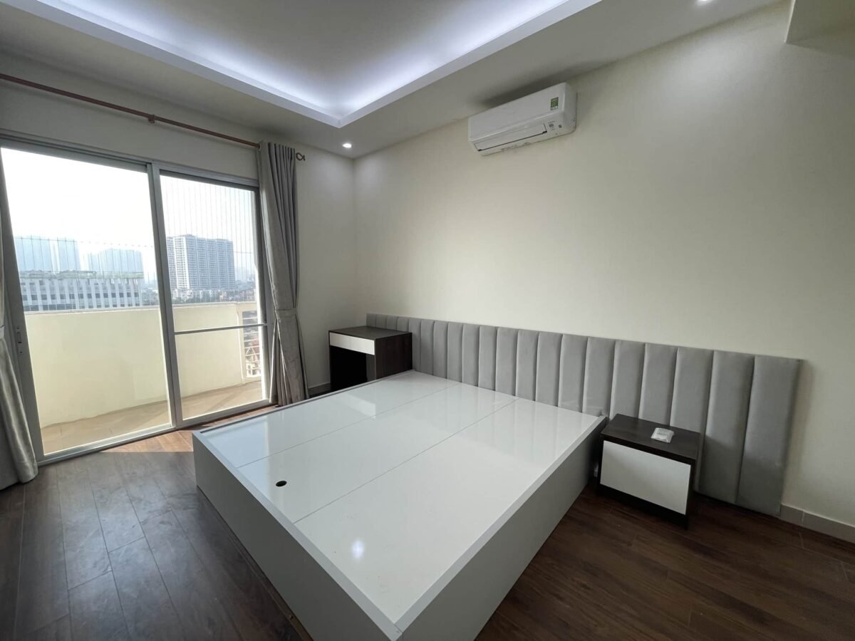 Big 3BRs apartment for lease in E4 Ciputra (5)