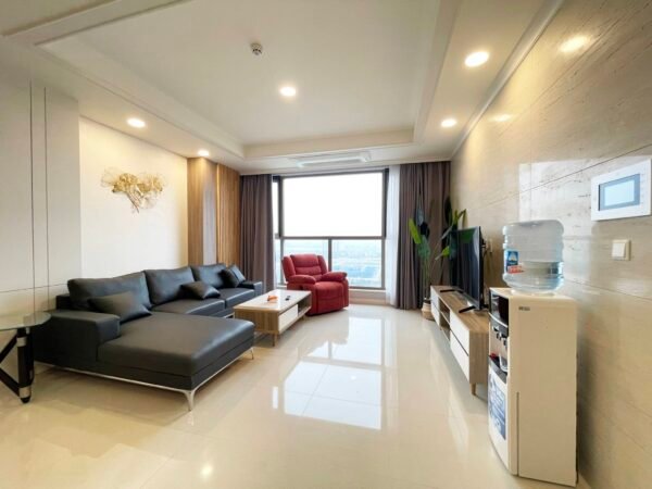Enchanting 3-bedroom apartment close to The Korean Embassy (2)