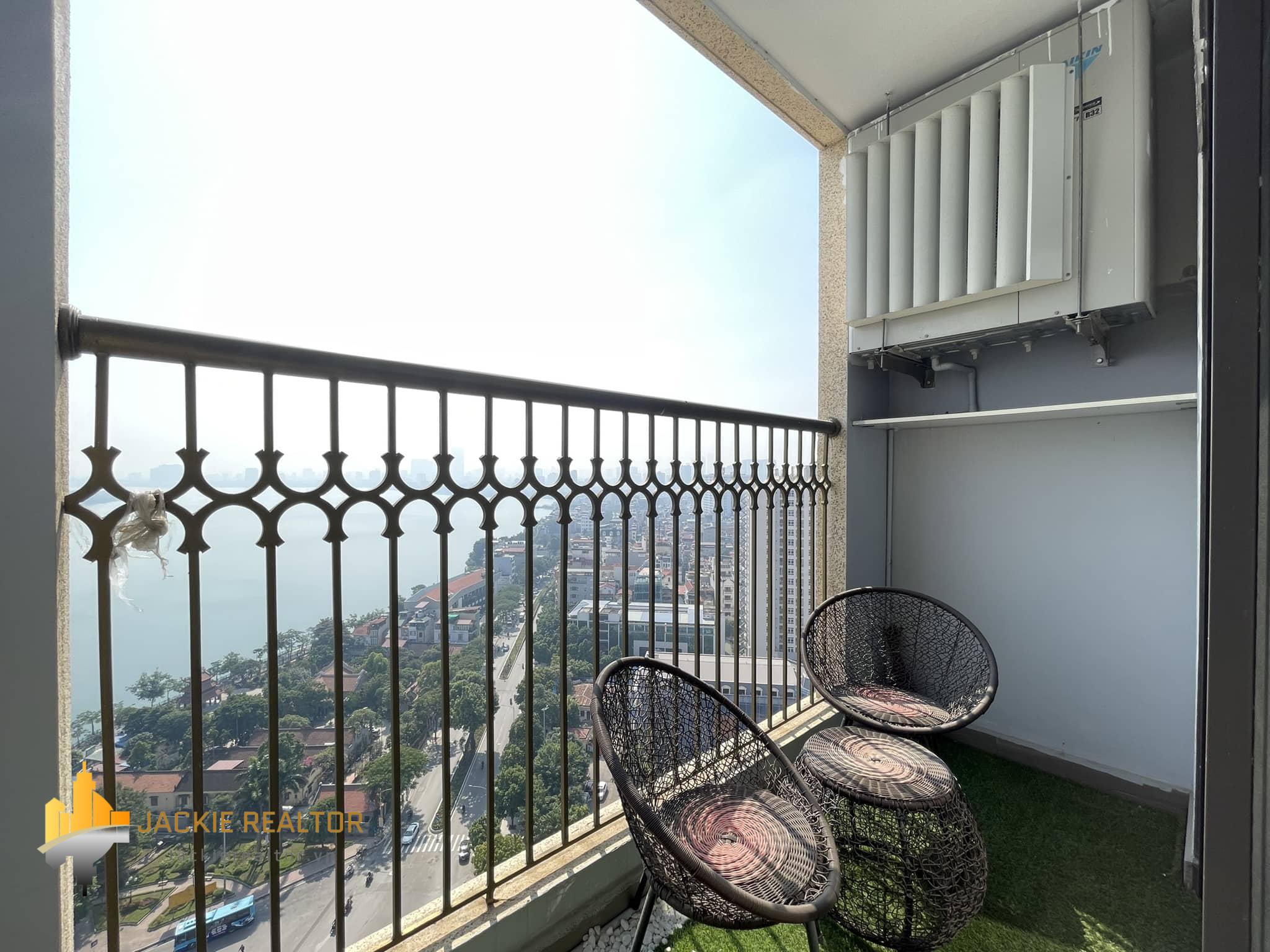 Excellent 'dual key' apartment with stunning view for rent in D' El Dorado (1)