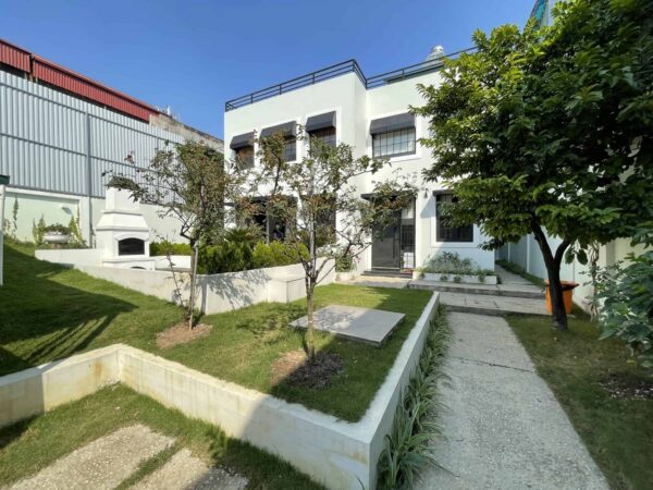 'Fantastic' garden house for rent in Tay Ho area, Hanoi (1)