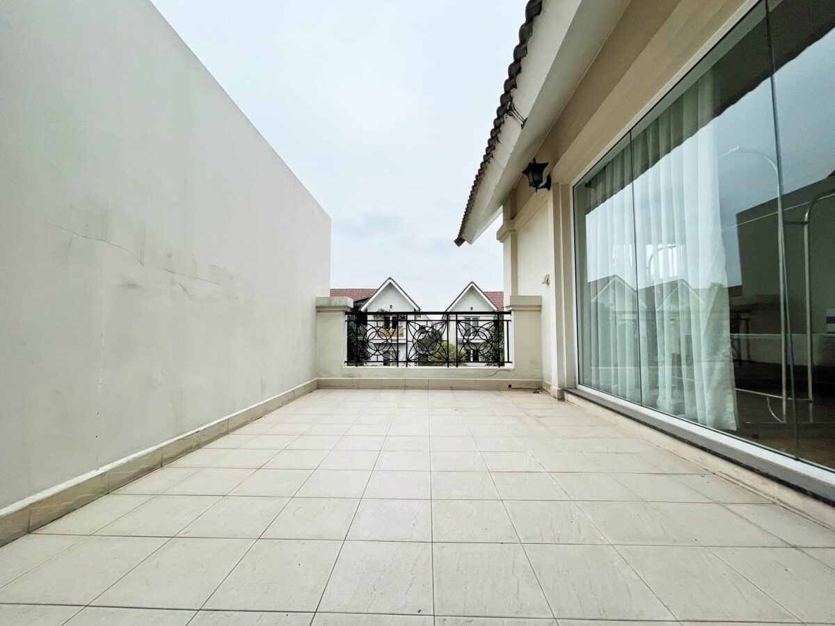 Marvelous semi-detached house in Vinhomes Riverside for rent (21)